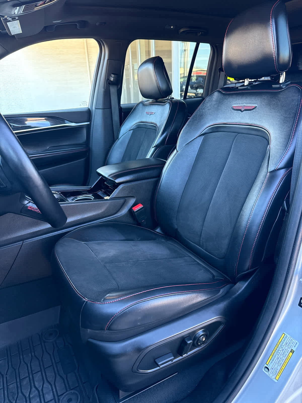 Used 2022 Jeep Grand Cherokee Trailhawk image 12