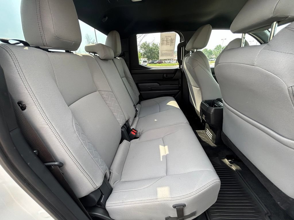Used 2025 Toyota Tacoma SR5 AWD/4WD image 28