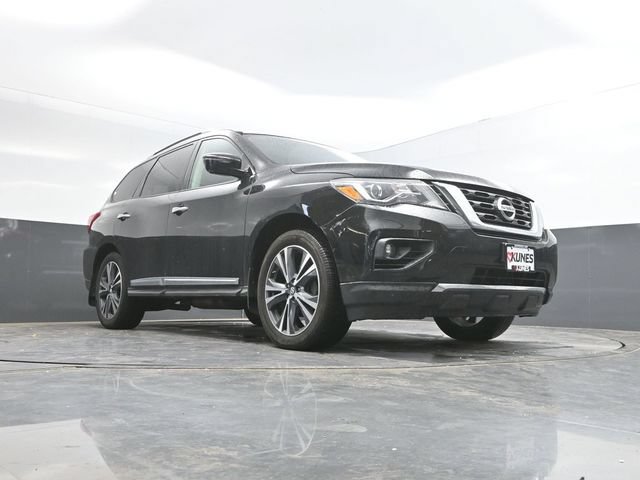 Used 2017 Nissan Pathfinder Platinum w/ Family Entertainment Package AWD/4WD image 29
