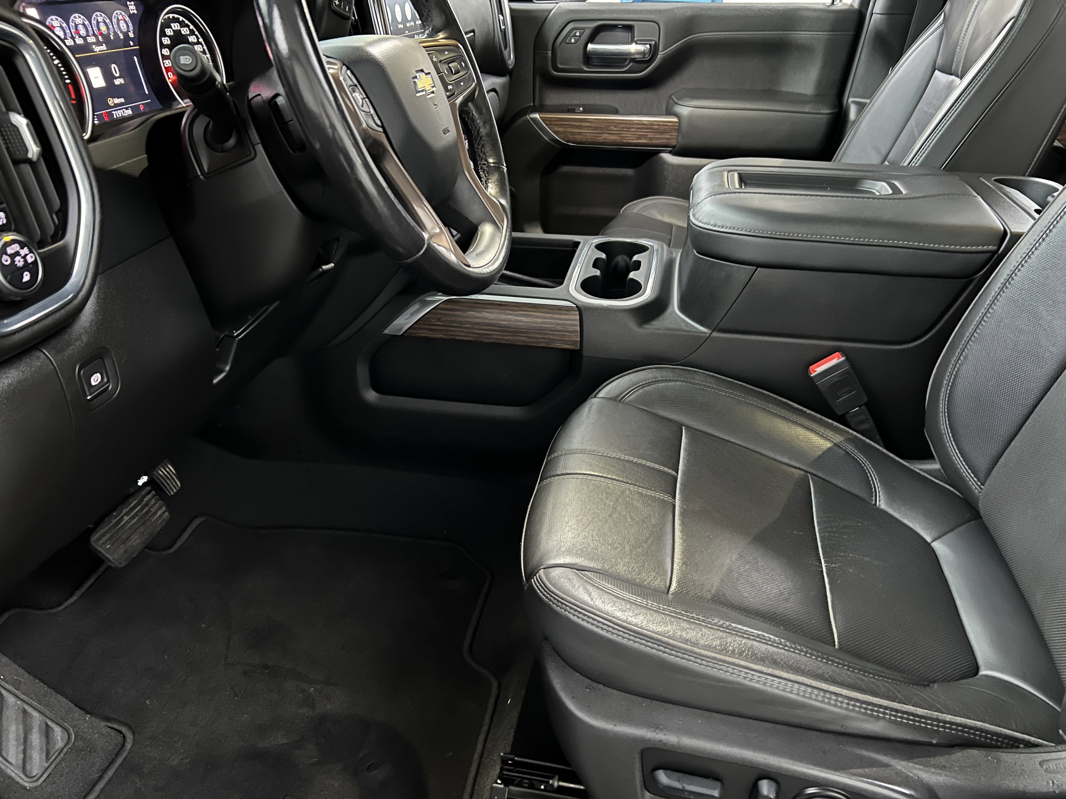 Used 2022 Chevrolet Silverado 3500 High Country w/ Safety Package II image 17