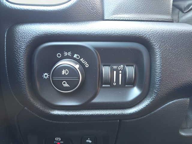 Used 2022 RAM 1500 Laramie AWD/4WD image 13
