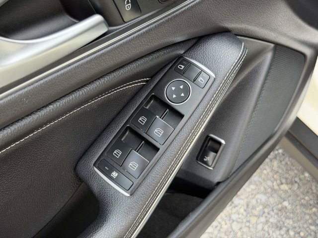 Used 2018 Mercedes-Benz GLA 250 4MATIC w/ Premium Package image 18