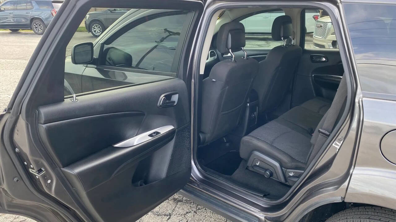 Used 2019 Dodge Journey SE w/ Blacktop Package image 12