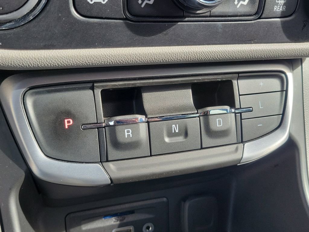 Used 2024 GMC Terrain SLT w/ LPO, Floor Liner Package image 32