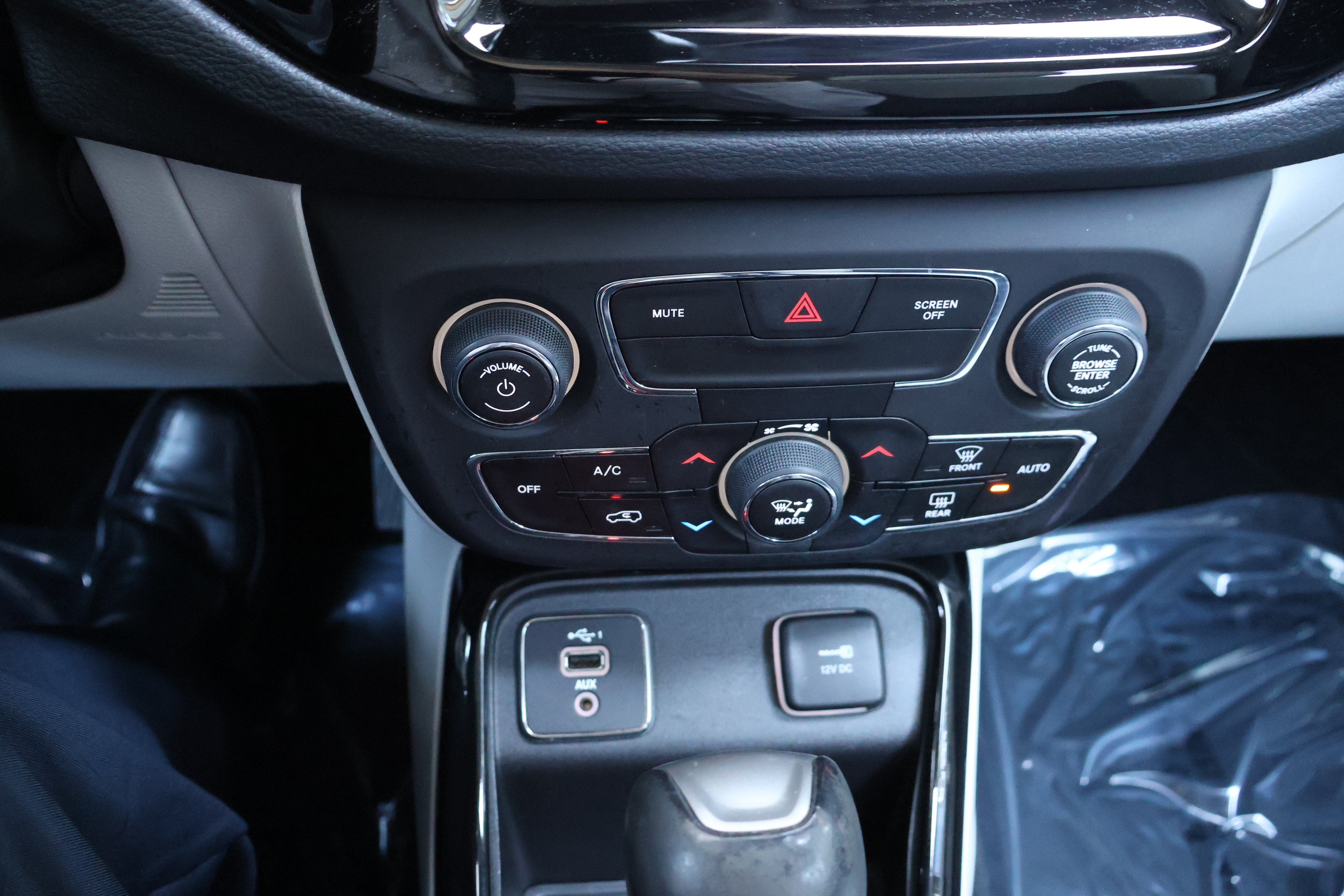 Used 2019 Jeep Compass Limited FWD image 35