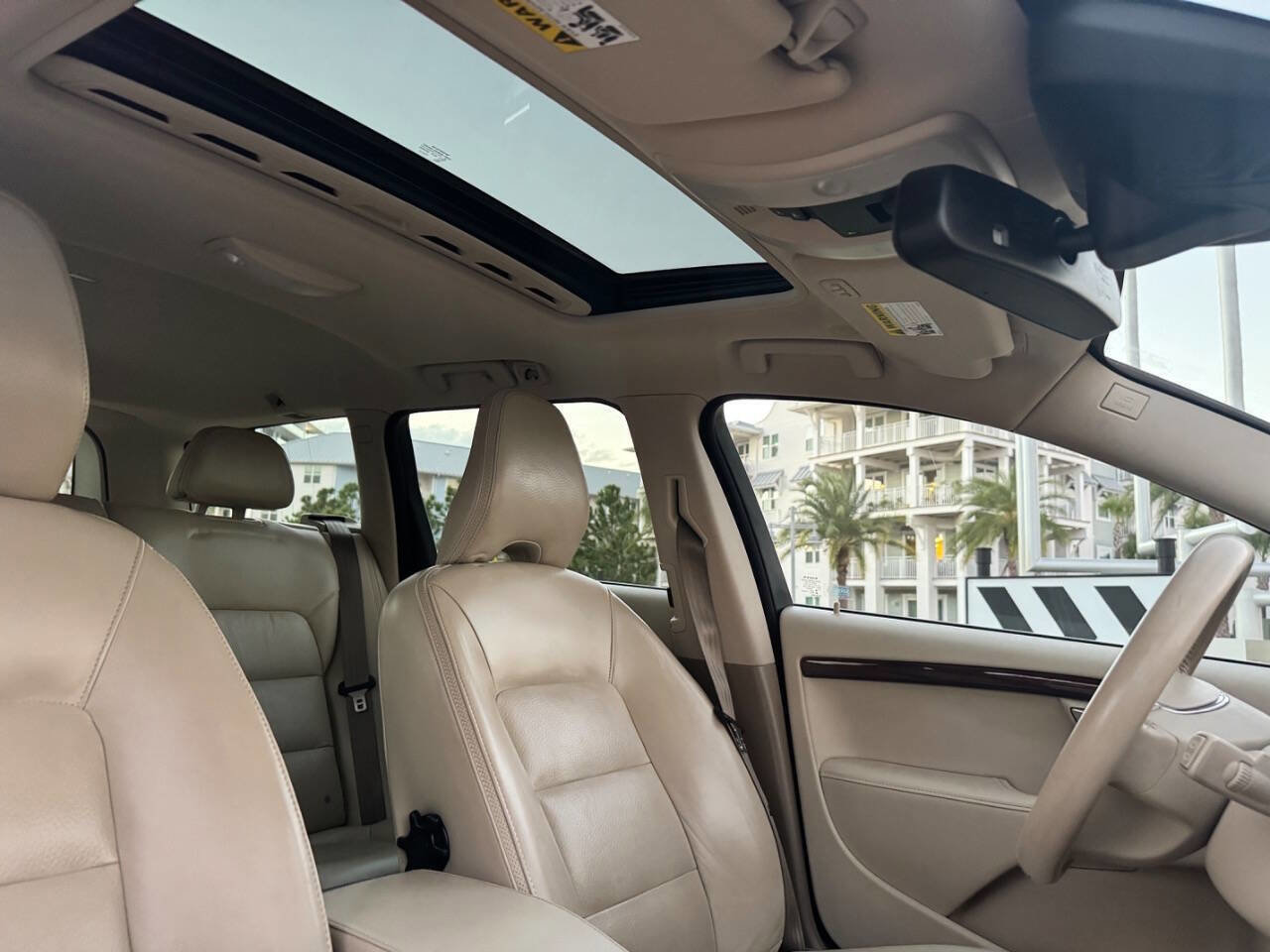 Used 2013 Volvo XC70 3.2 image 16