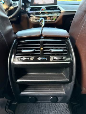 Used 2018 BMW 540i xDrive image 27