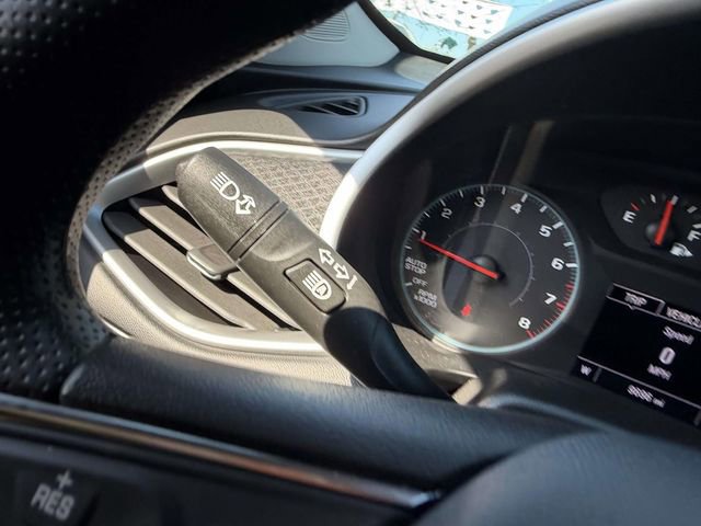 Used 2024 Chevrolet Malibu LT FWD image 35
