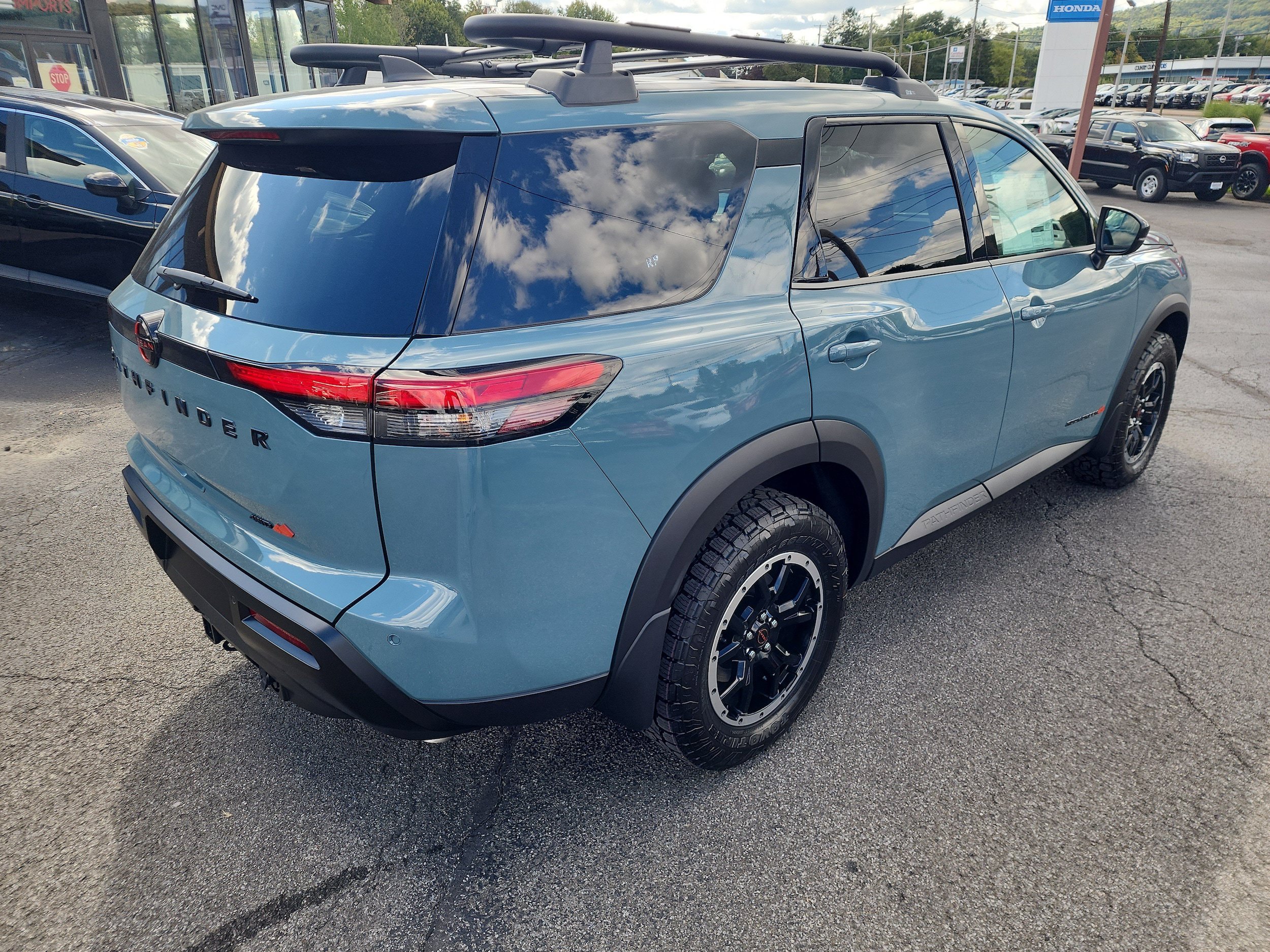 New 2026 Nissan Pathfinder Rock Creek w/ Rock Creek Premium Package AWD/4WD image 8
