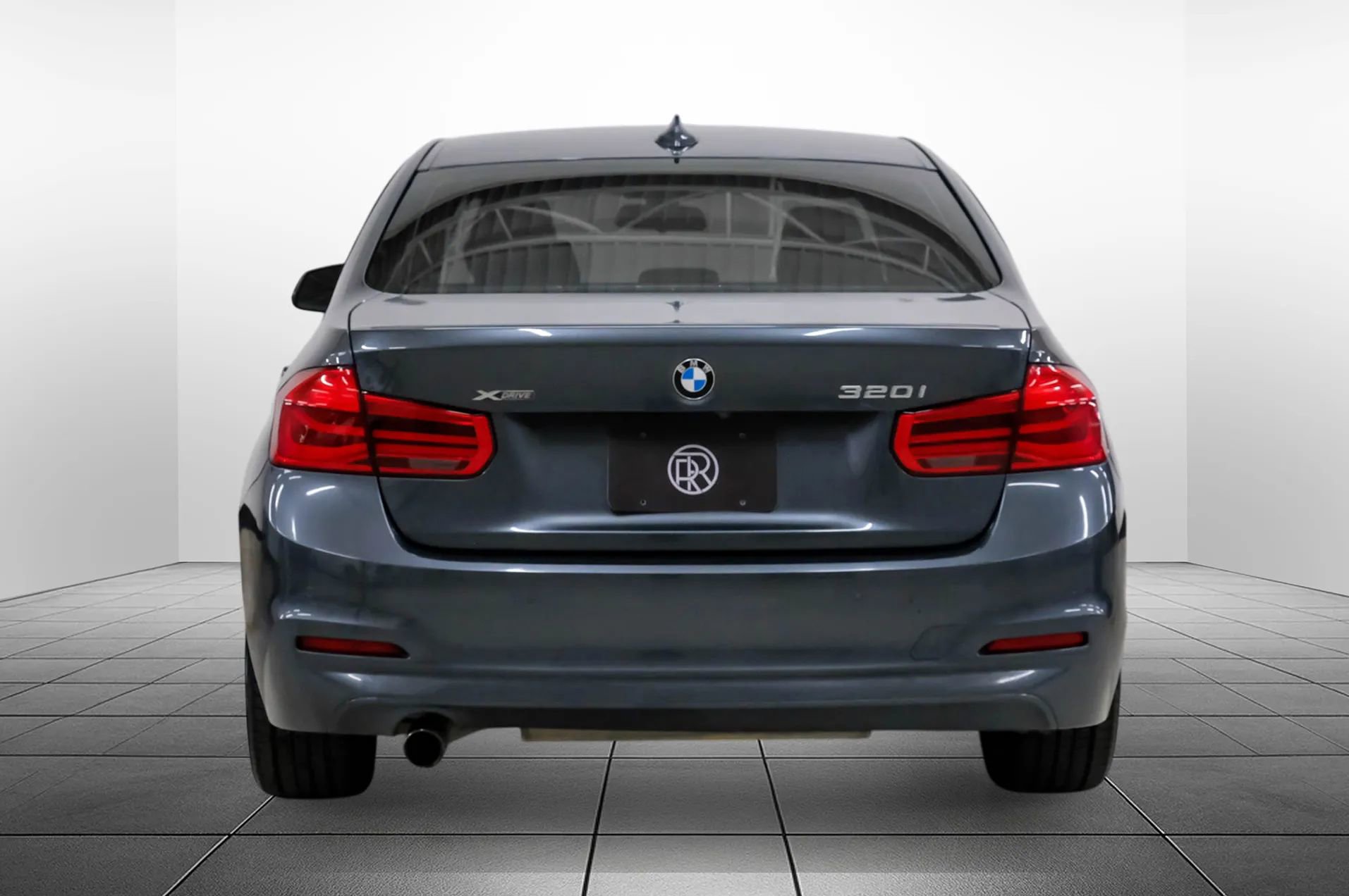 Used 2016 BMW 320i xDrive Sedan AWD/4WD image 9