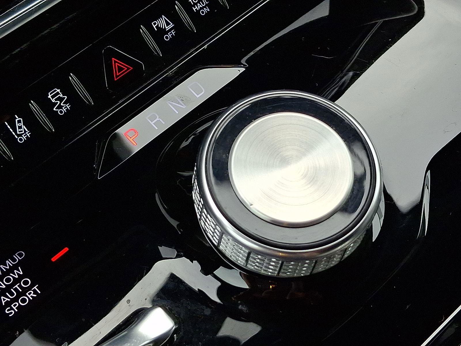 Certified 2025 Jeep Wagoneer L 4WD image 18