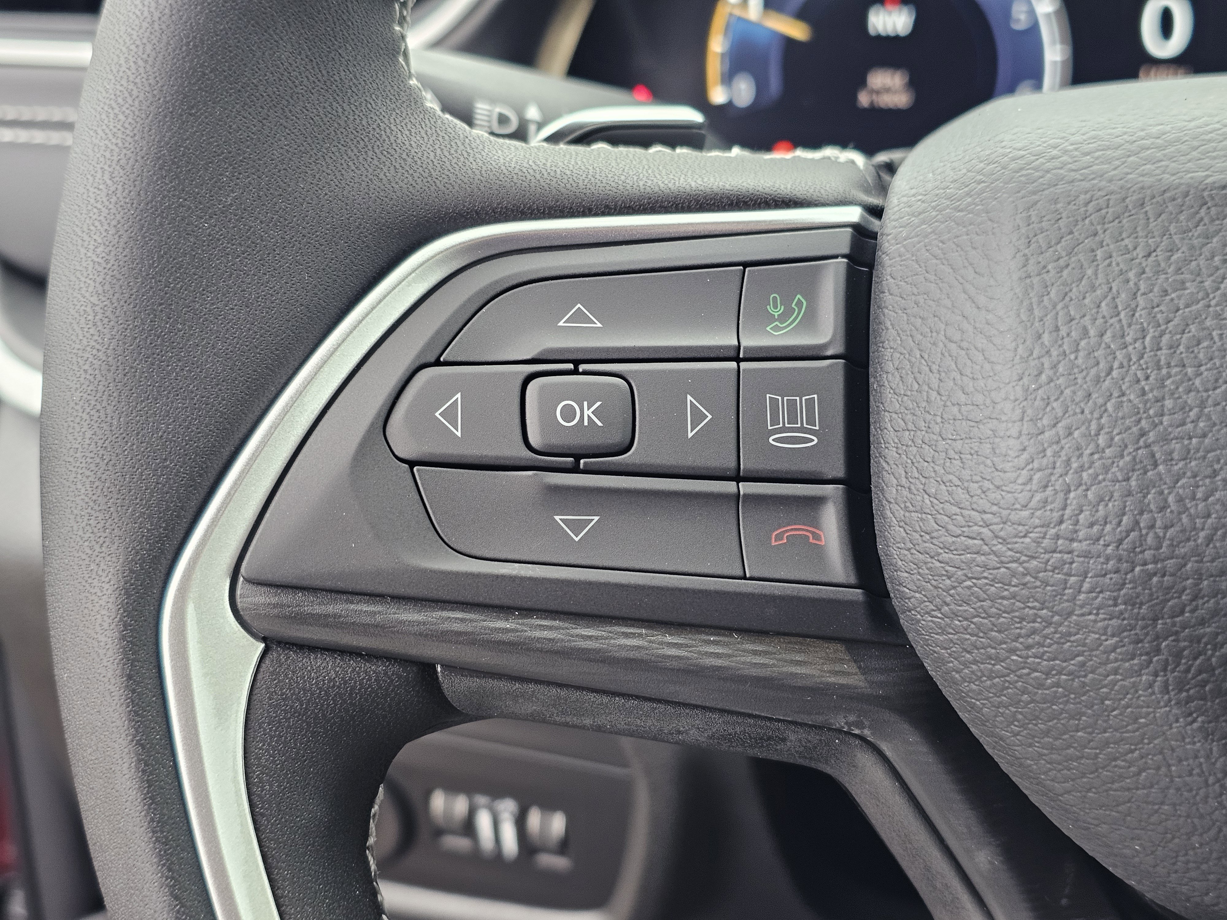 New 2025 Jeep Grand Cherokee Altitude image 20