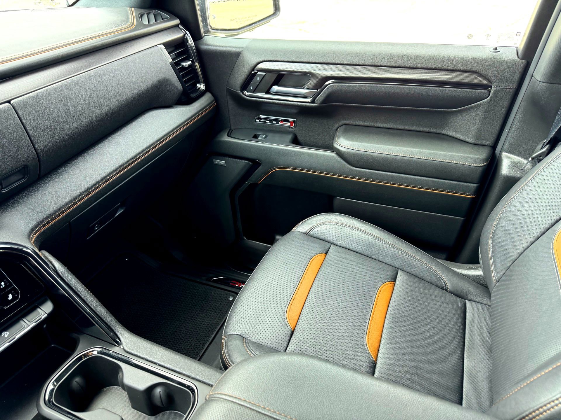 Used 2024 GMC Sierra 1500 AT4 w/ Technology Package image 34