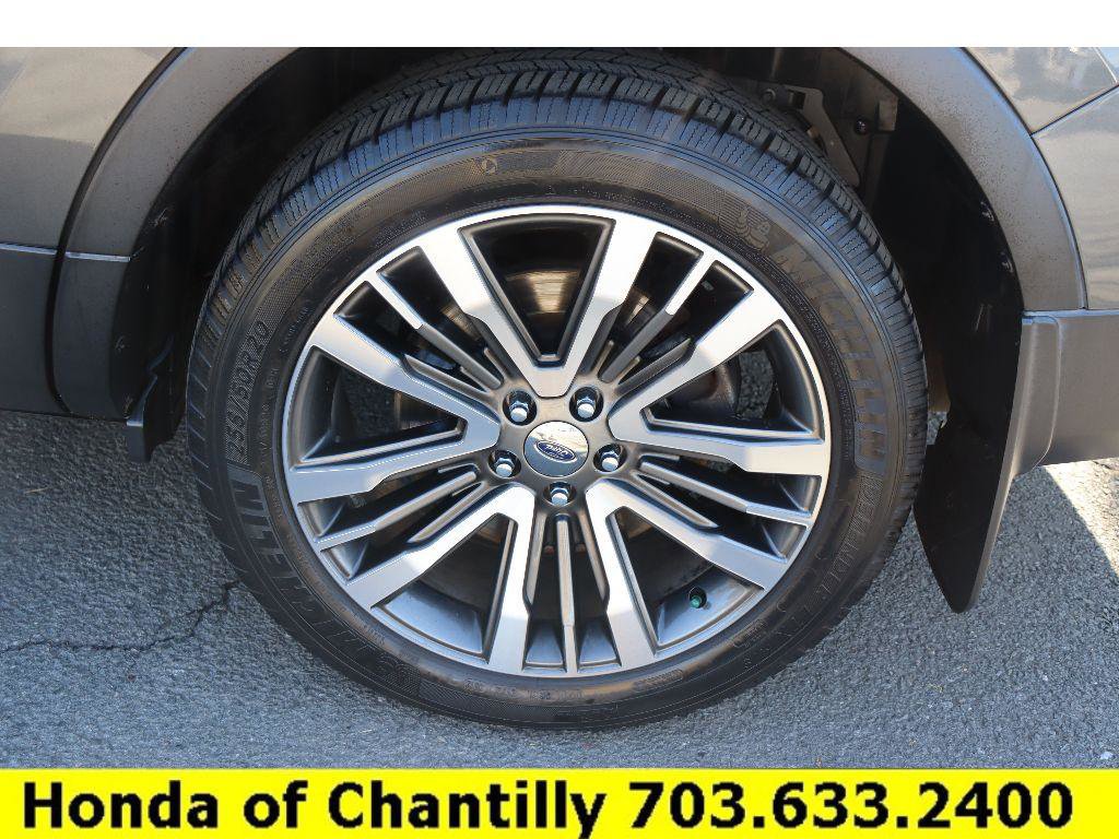 Used 2017 Ford Explorer Platinum image 31