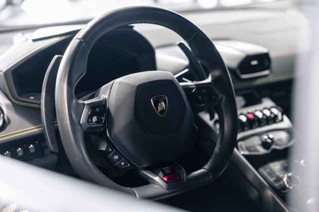 Used 2015 Lamborghini Huracan LP 610-4 image 30