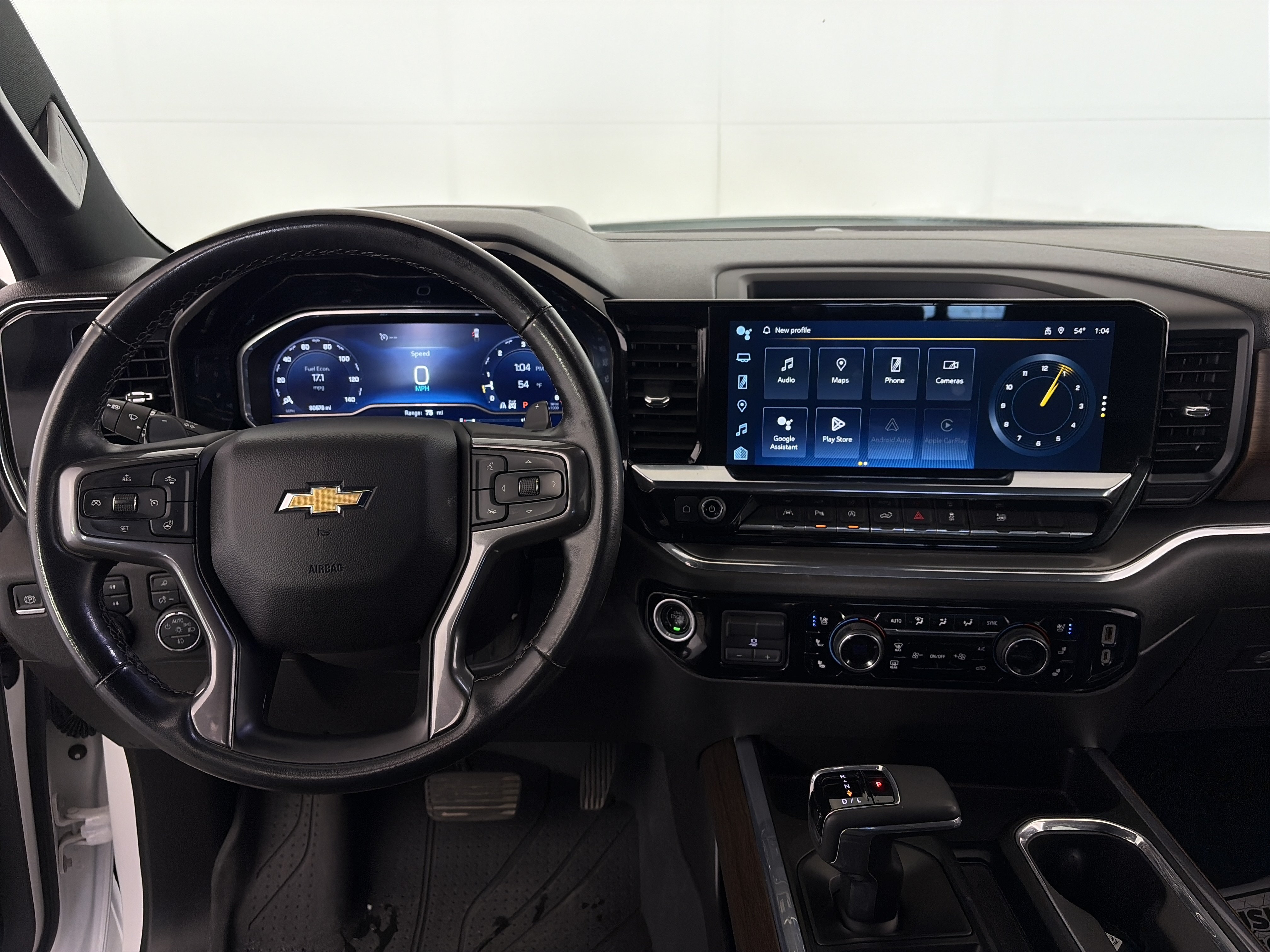 Used 2024 Chevrolet Silverado 1500 High Country w/ High Country Premium Package AWD/4WD image 3