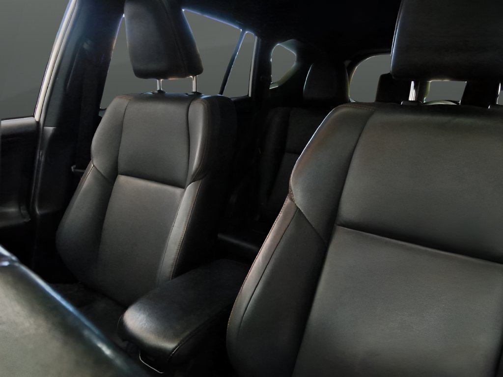 Used 2017 Toyota RAV4 SE w/ Advanced Technology Package AWD/4WD image 14
