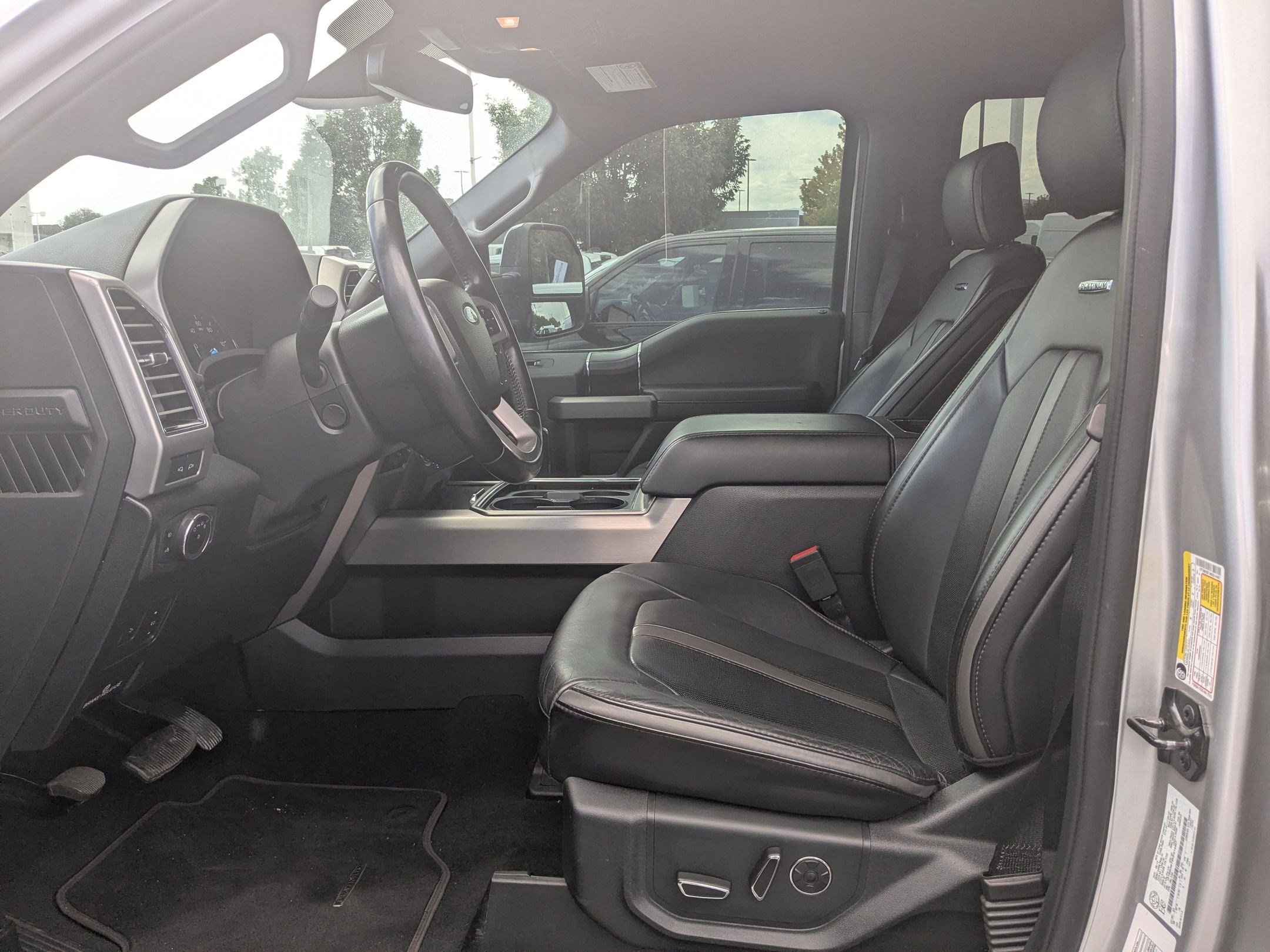 Used 2019 Ford F350 Platinum w/ Platinum Ultimate Package AWD/4WD image 27