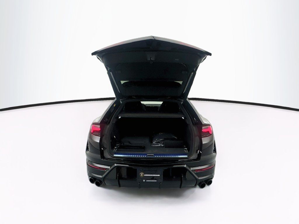 Used 2026 Lamborghini Urus SE AWD/4WD image 28