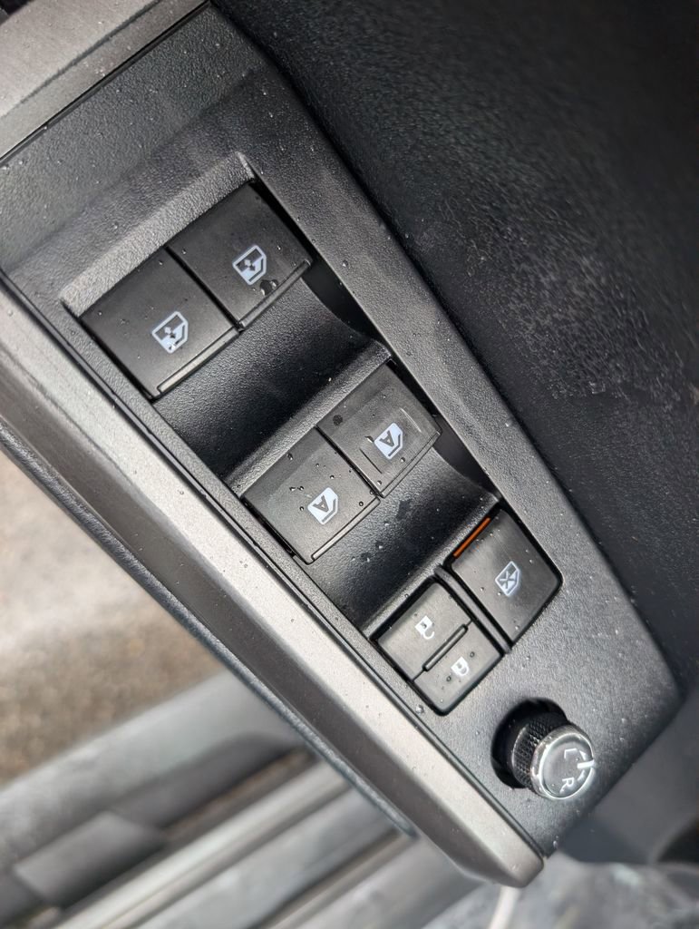 Used 2016 Toyota Tacoma TRD Off-Road w/ Towing Package image 16