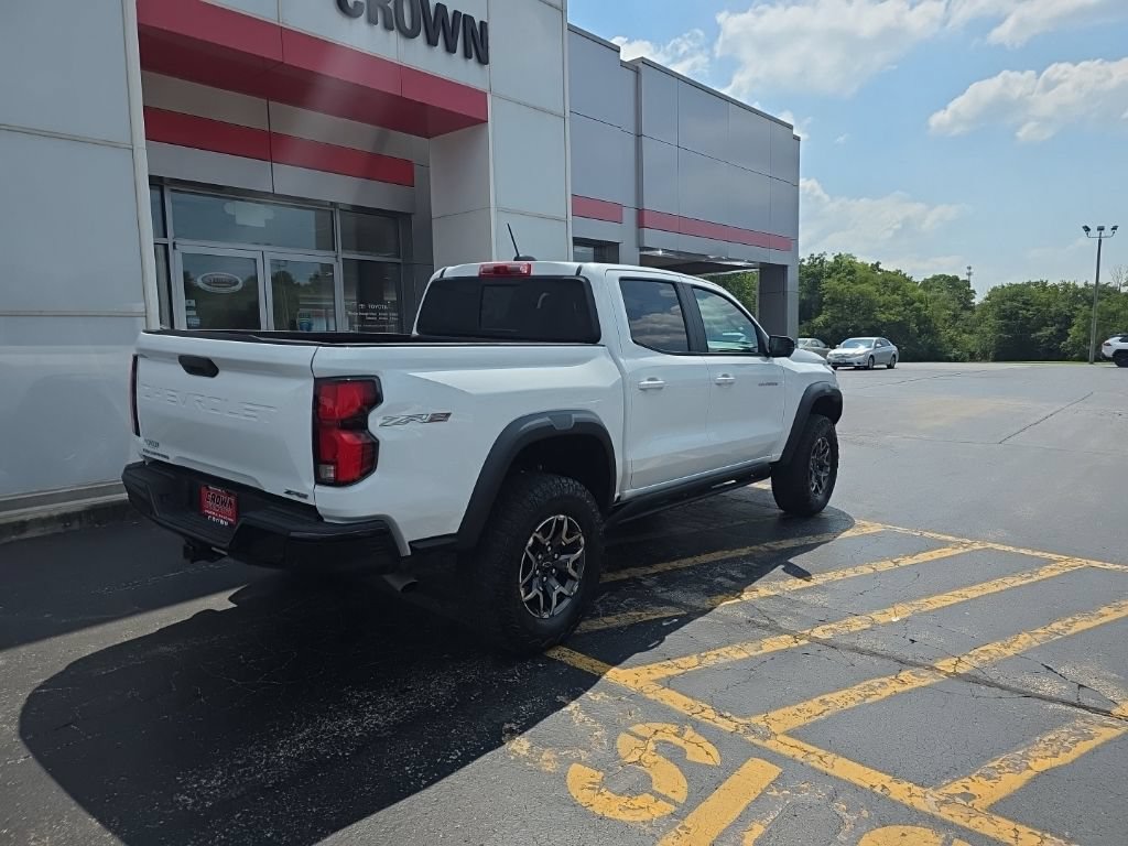 Used 2024 Chevrolet Colorado ZR2 w/ ZR2 Convenience Package III AWD/4WD image 3