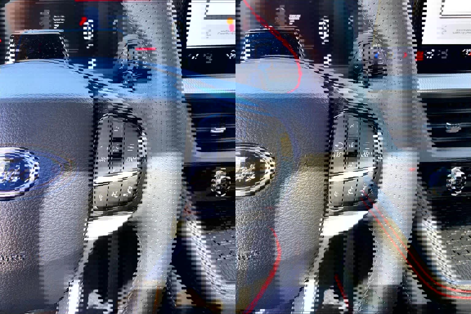 Used 2025 Ford Explorer ST image 22