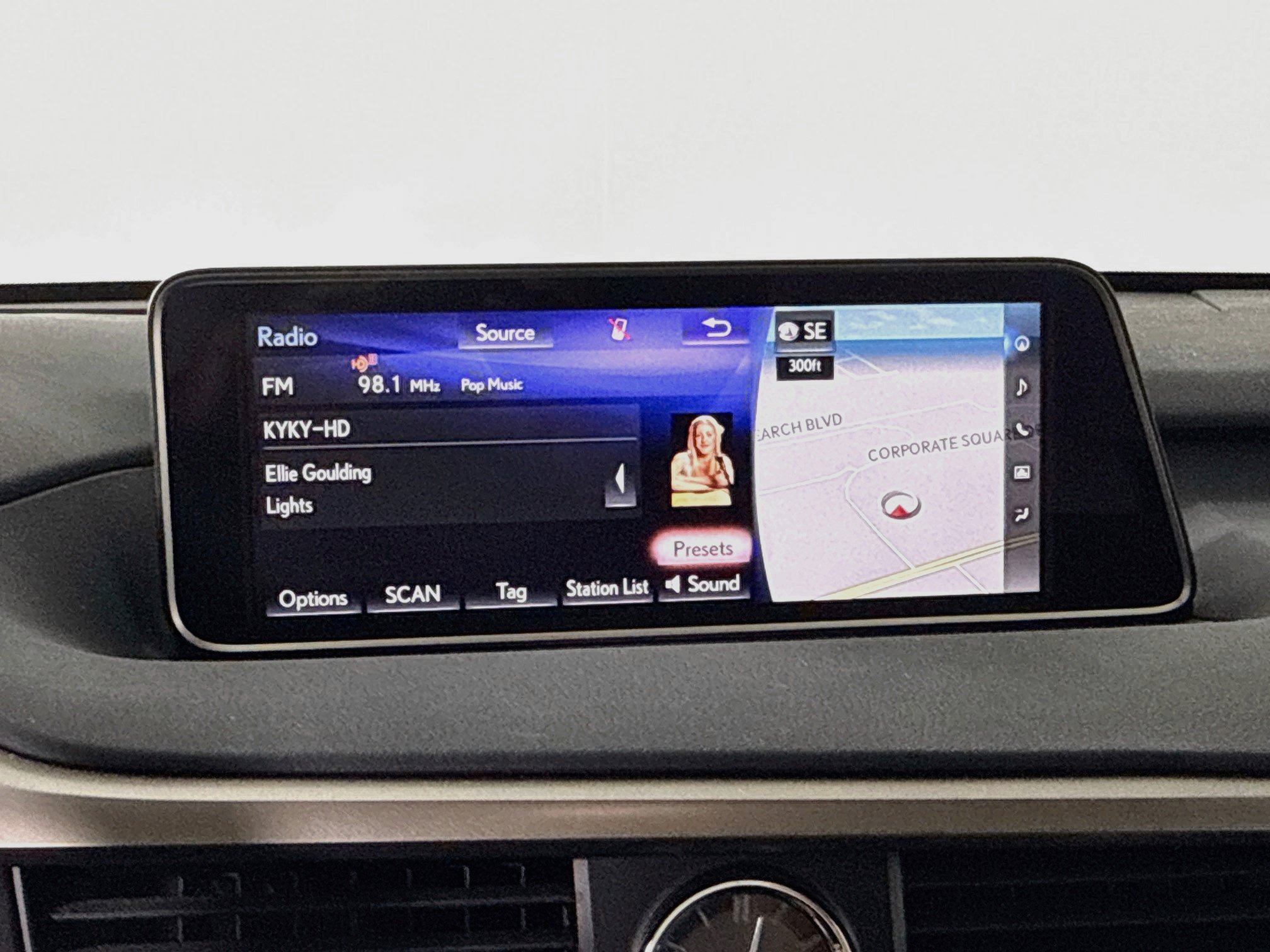 Used 2019 Lexus RX 350L AWD w/ Premium Package image 15