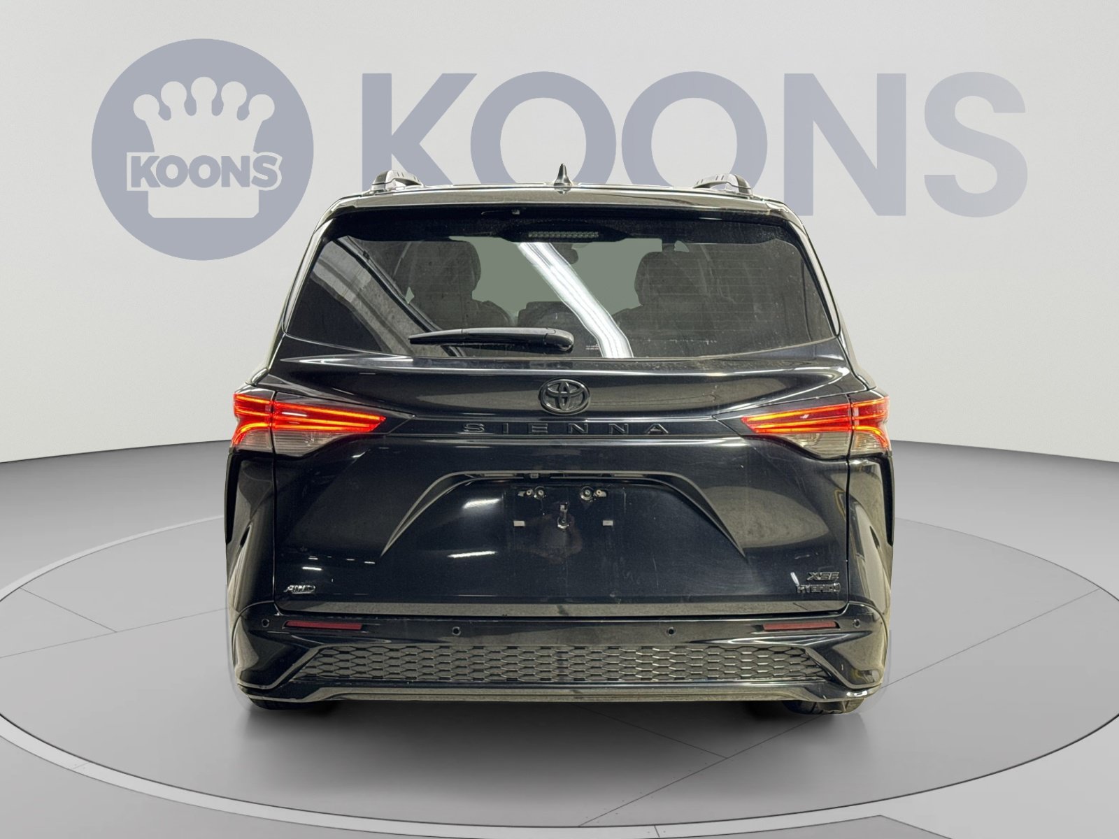 Used 2024 Toyota Sienna XSE w/ XSE Plus Package AWD/4WD image 19