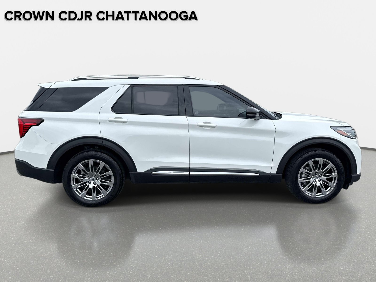 Used 2025 Ford Explorer Platinum RWD image 4