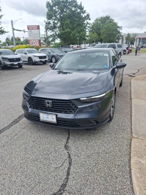 Used 2023 Honda Accord EX image 3