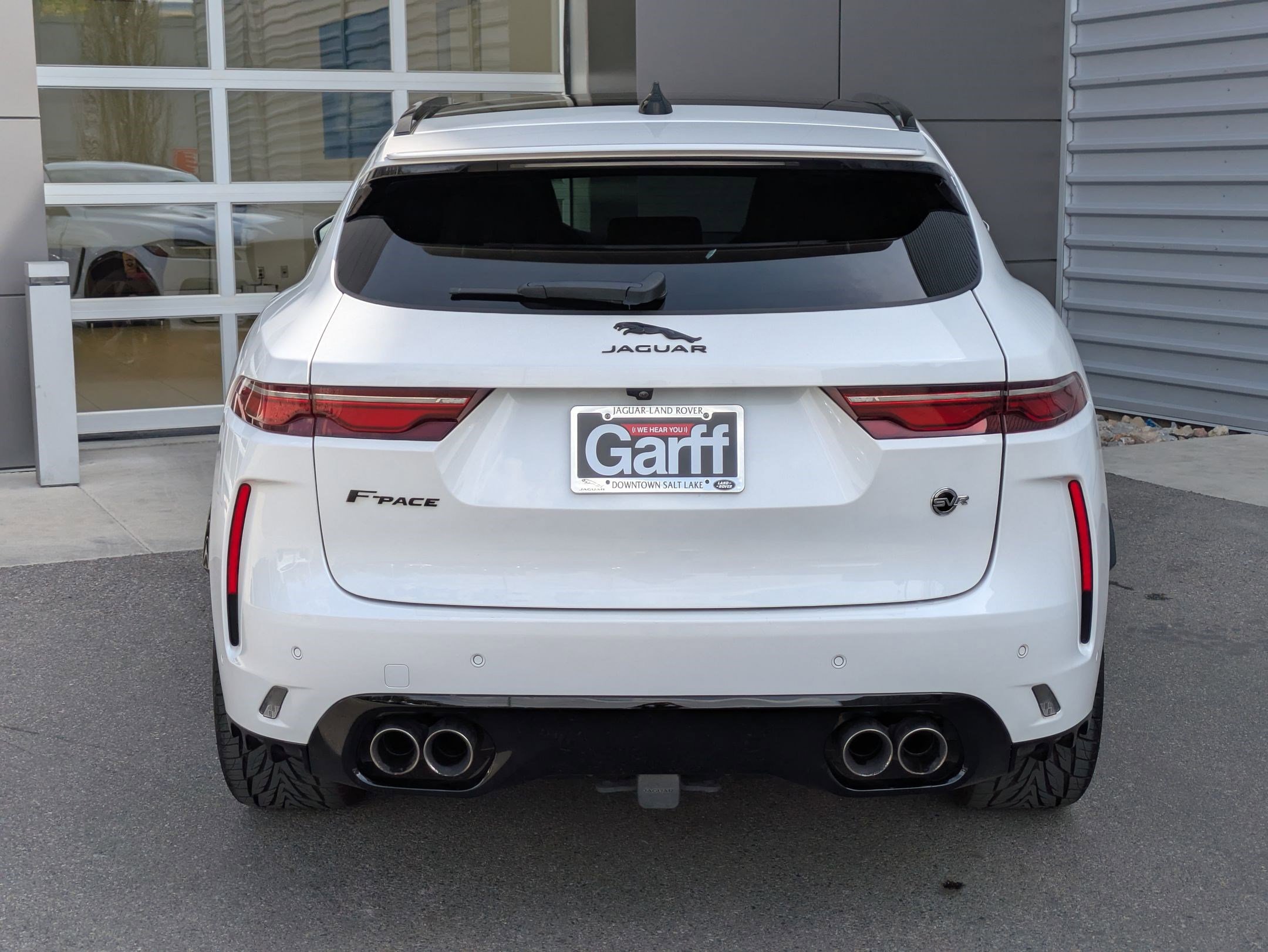 Used 2023 Jaguar F-PACE SVR image 9