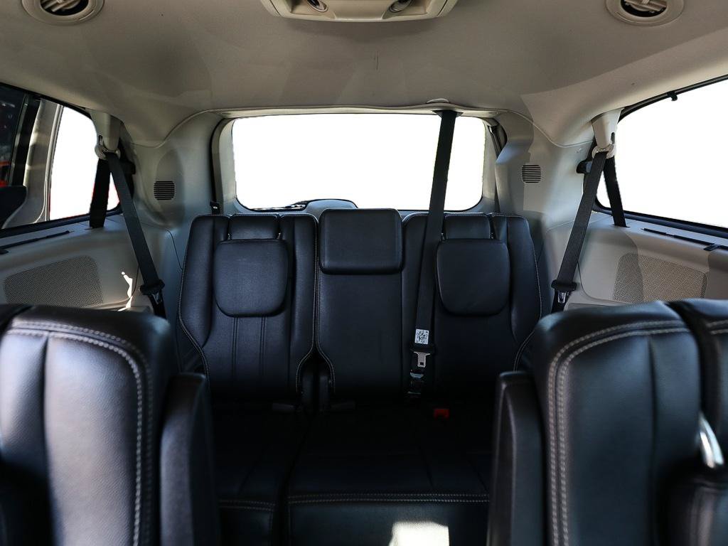 Used 2015 Chrysler Town & Country Touring w/ Driver Convenience Group FWD image 24