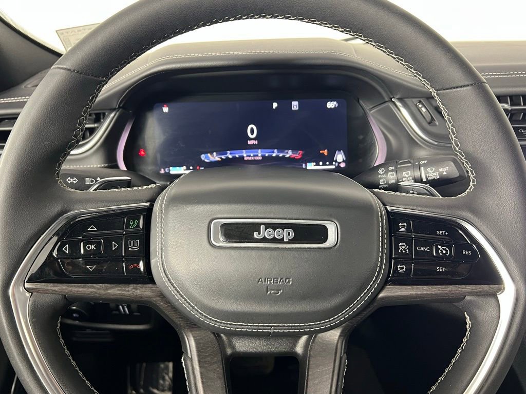 Used 2023 Jeep Grand Cherokee Overland w/ Luxury Tech Group IV image 27