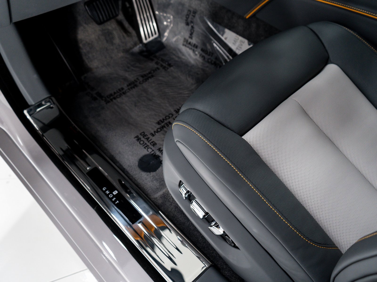 New 2025 Rolls-Royce Ghost image 13