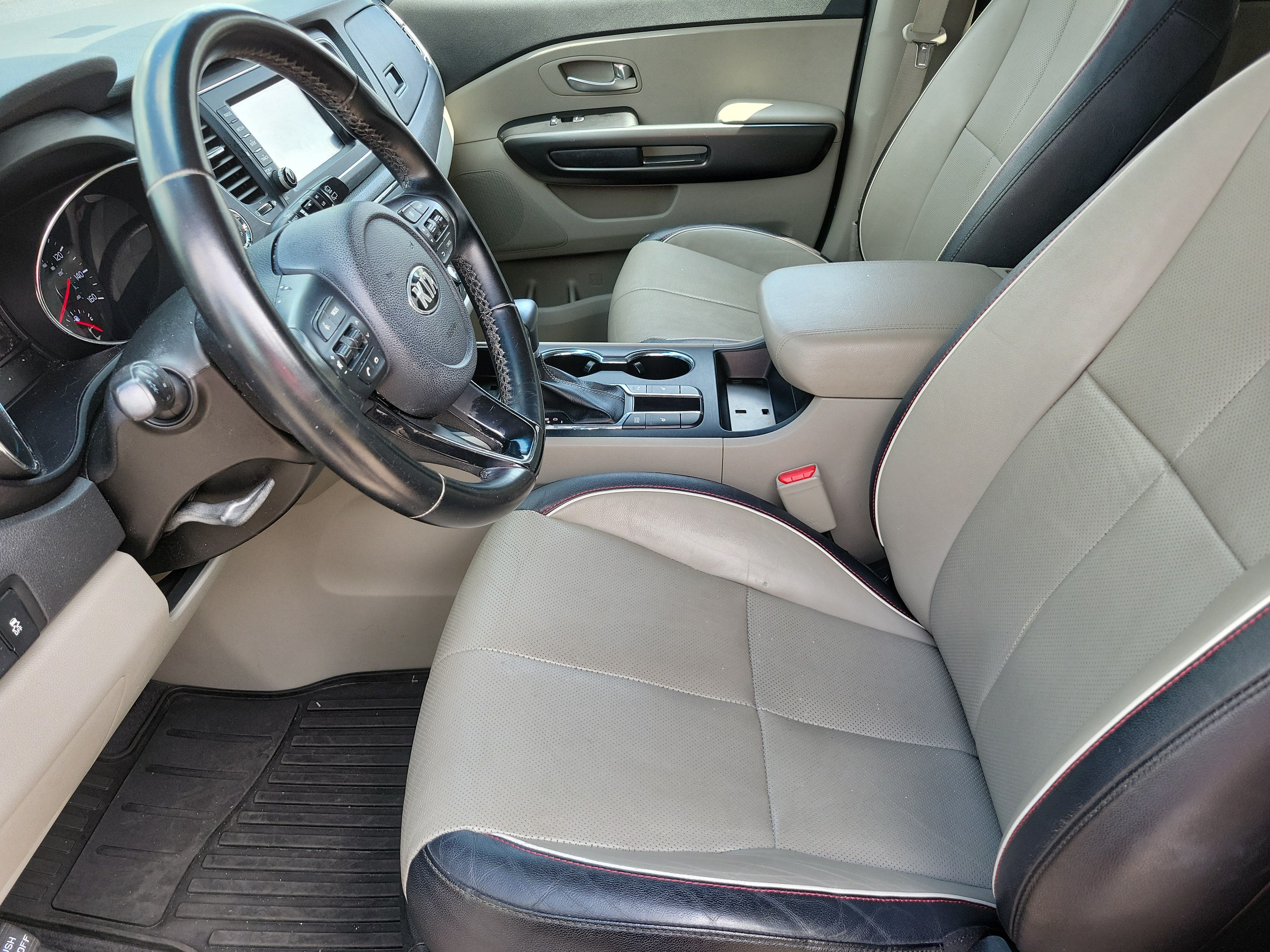 Used 2020 Kia Sedona EX FWD image 3