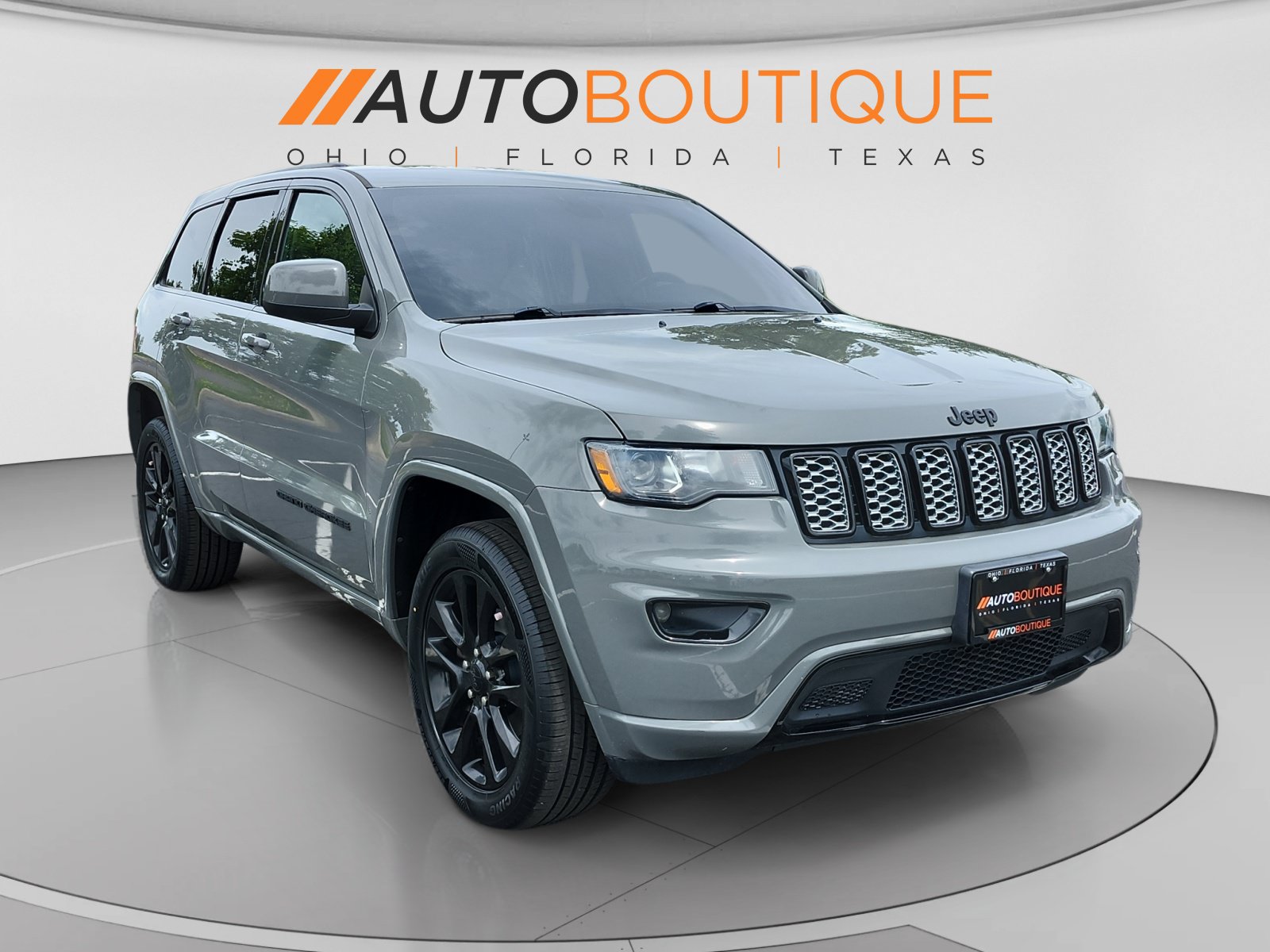 Used 2019 Jeep Grand Cherokee Altitude AWD/4WD image 8