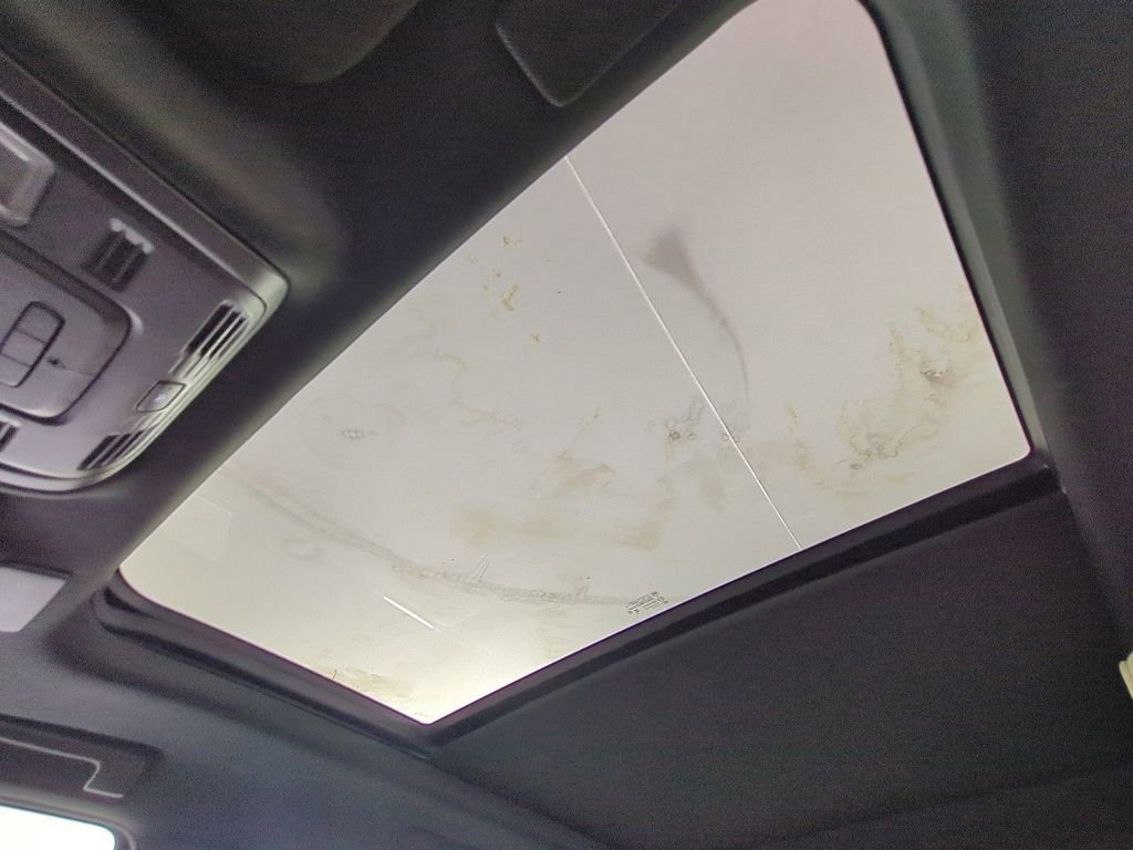 Used 2024 Cadillac Escalade Premium Luxury image 25