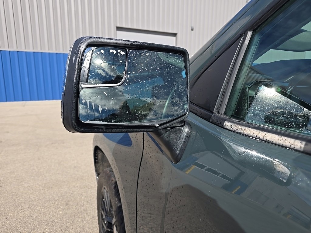 Used 2025 Chevrolet Silverado 1500 LT image 6