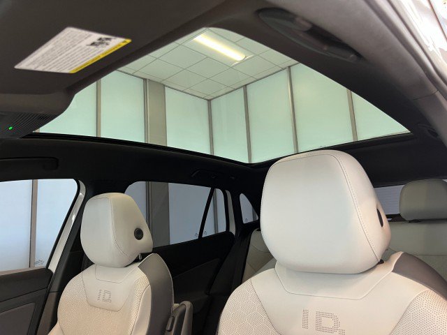 Used 2021 Volkswagen ID.4 1st Edition w/ ID.4 Protection Package RWD image 32