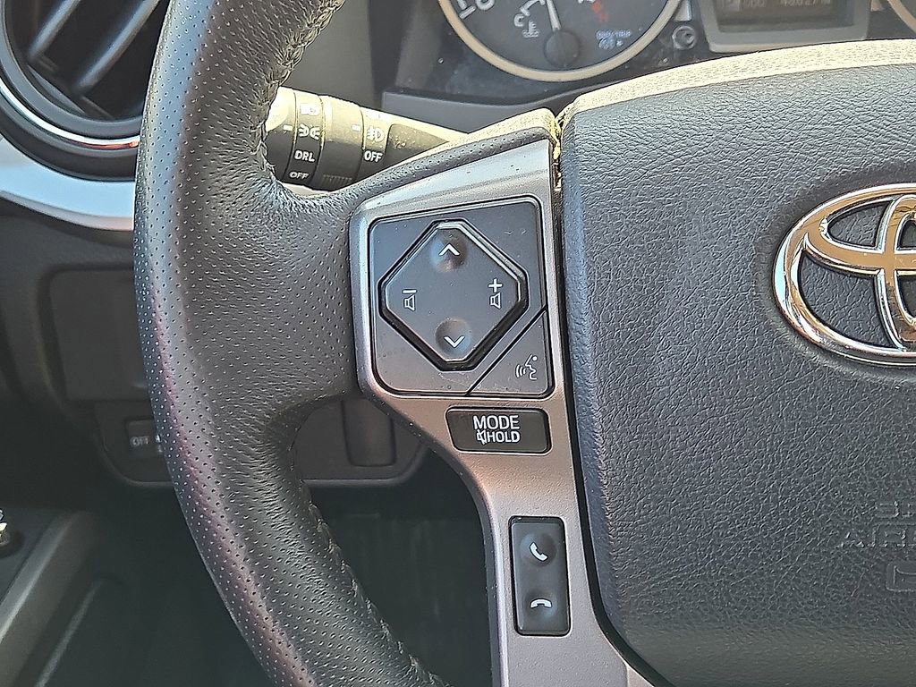 Used 2017 Toyota Tacoma SR5 w/ Tow Package image 19