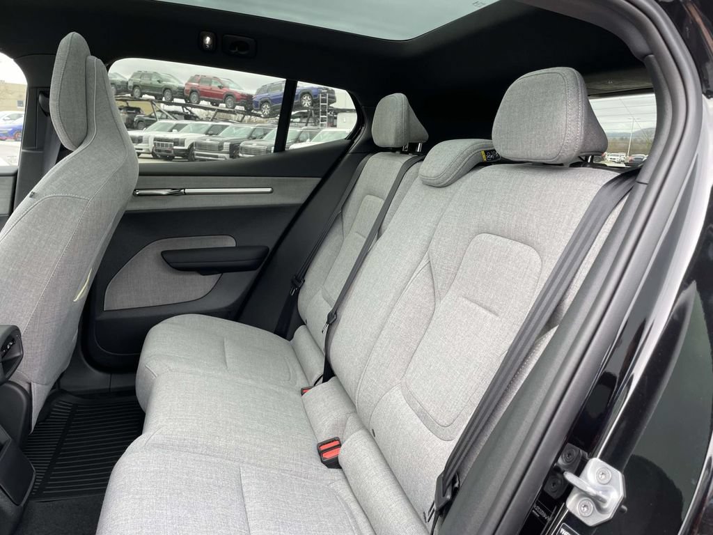 New 2025 Volvo EX30 Ultra w/ Protection Package Premier AWD/4WD image 4