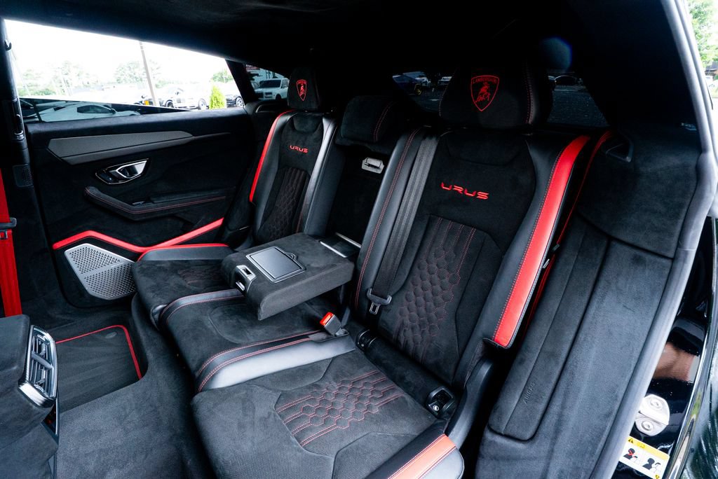 Used 2024 Lamborghini Urus Performante AWD/4WD image 60