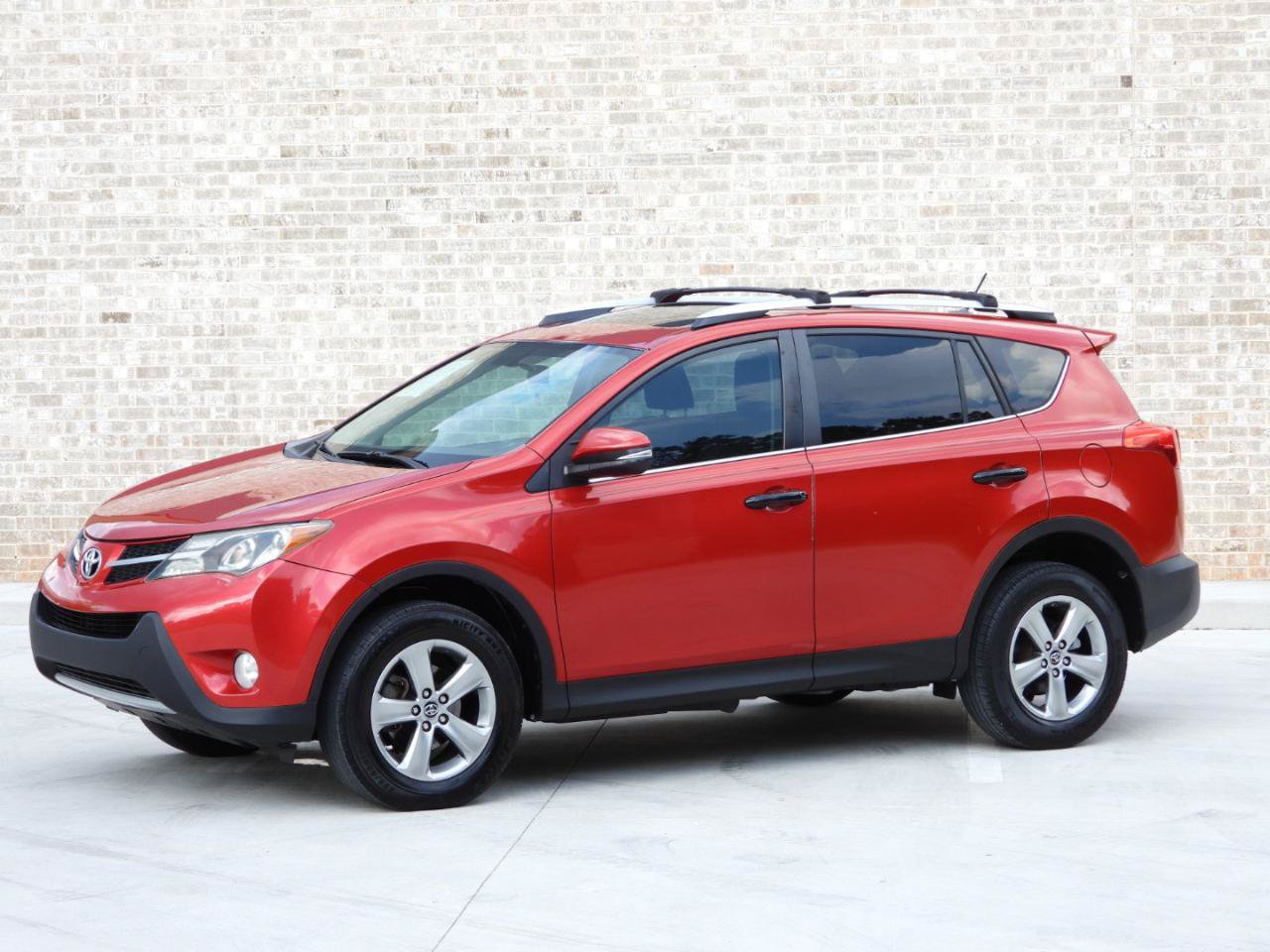 Used 2015 Toyota RAV4 XLE FWD image 16