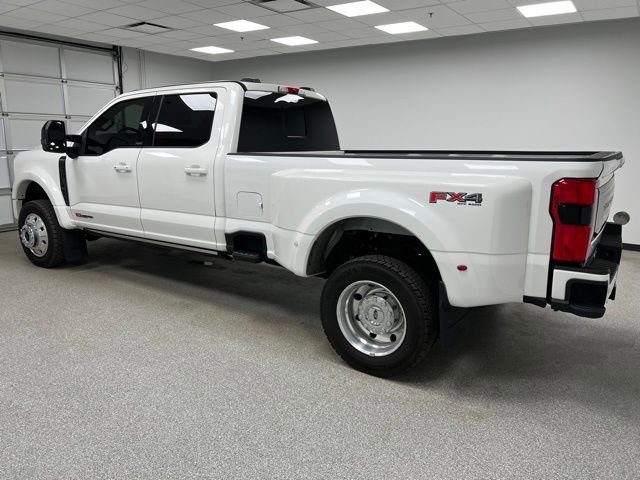 Used 2025 Ford F450 Platinum w/ FX4 Off-Road Package image 7