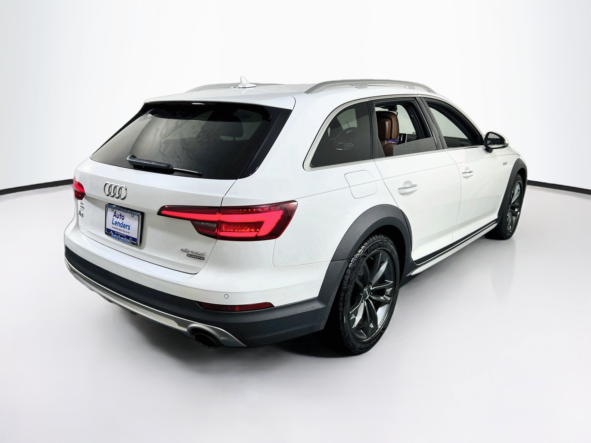 Used 2018 Audi A4 2.0T allroad Premium Plus AWD/4WD image 5