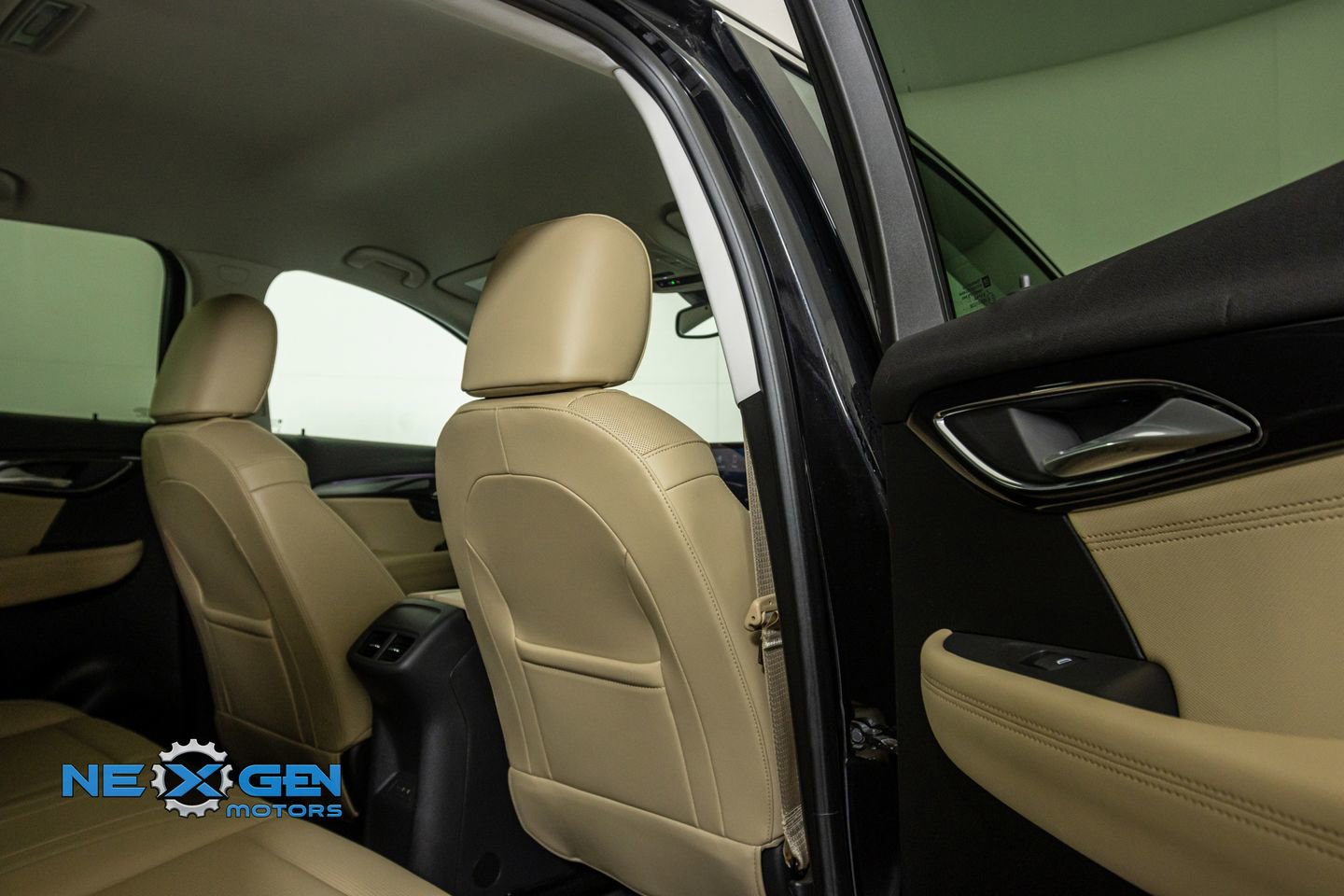 Used 2025 Buick Envision Preferred AWD/4WD image 30