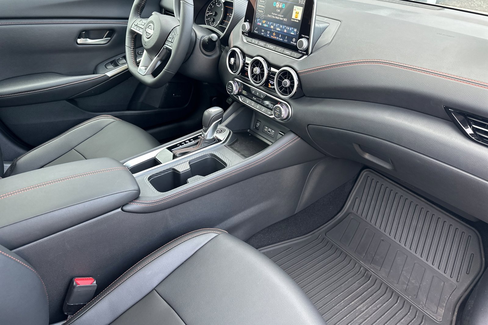 Used 2025 Nissan Sentra SR w/ SR Premium Package image 14