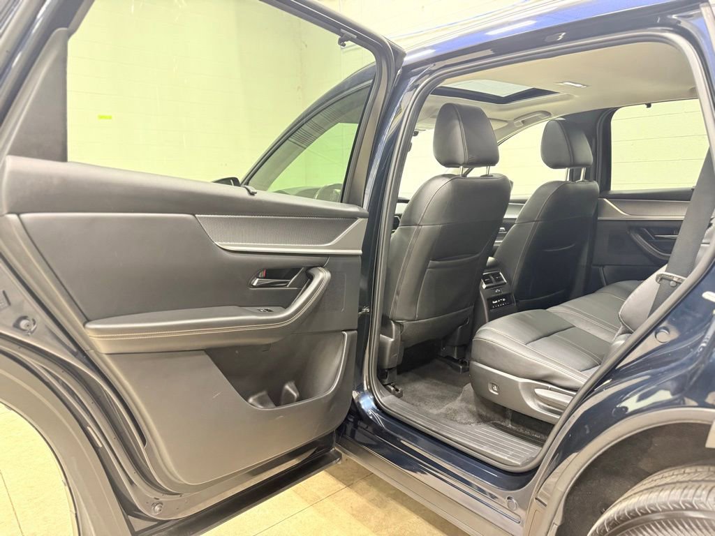 Used 2024 MAZDA CX-90 3.3 Turbo w/ Preferred Package AWD/4WD image 30