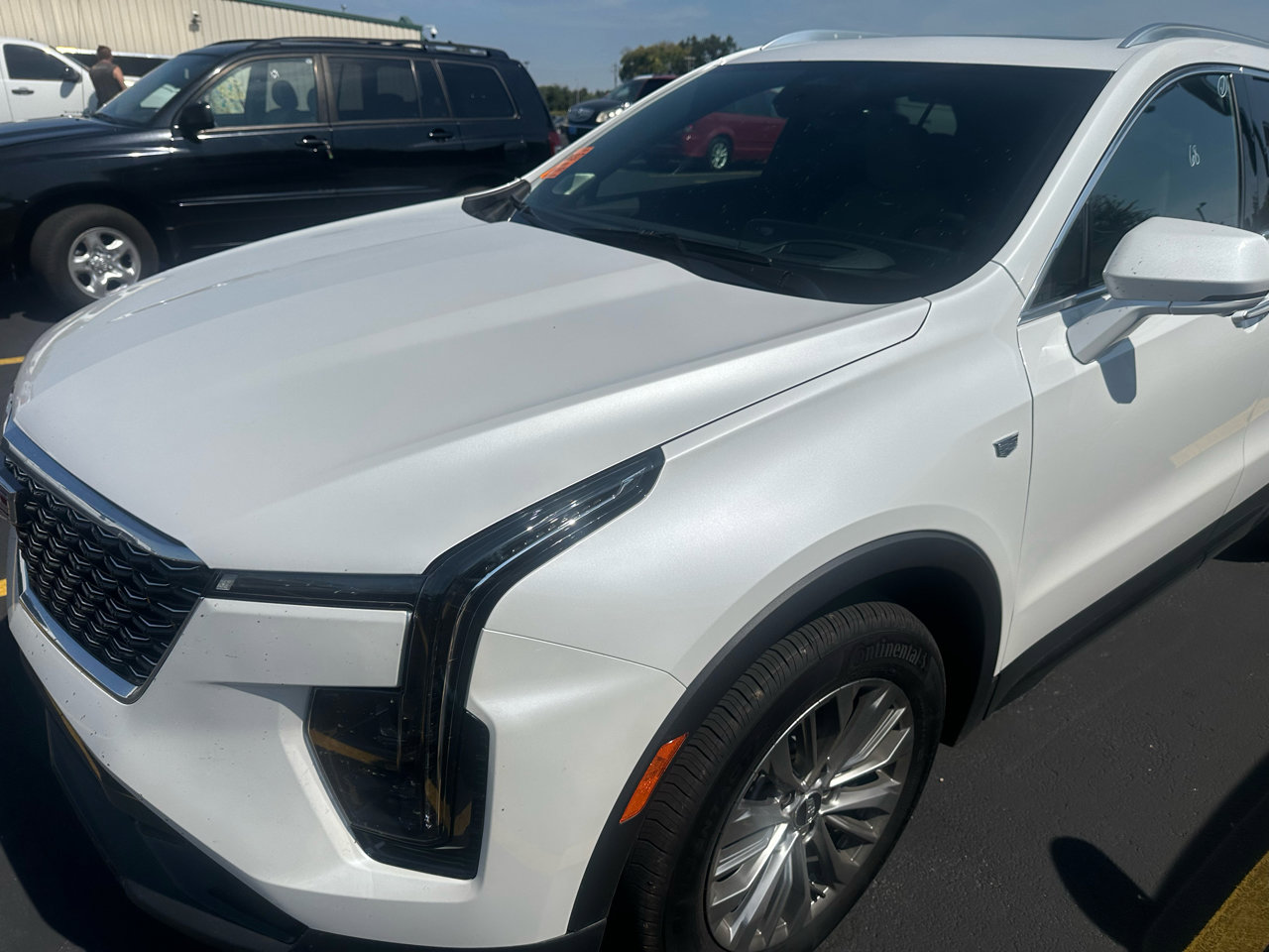 Used 2025 Cadillac XT4 Premium Luxury w/ Technology Package image 2