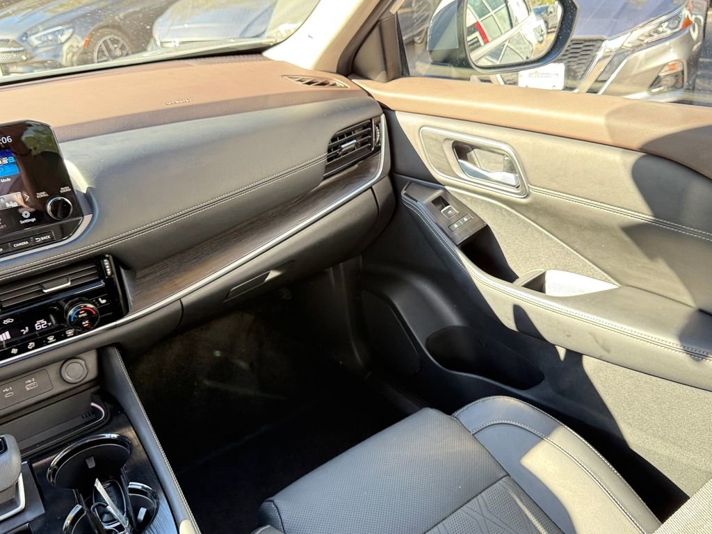 Used 2023 Nissan Rogue Platinum w/ Platinum Premium Package AWD/4WD image 16